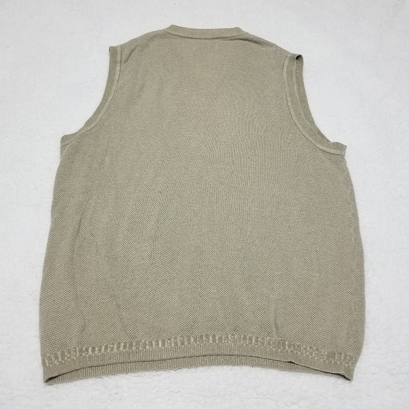 NorthView Golf & Country Sweater Vest - Picture 2 of 4